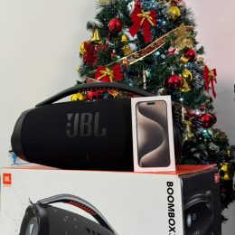 iPhone 15 pro Max e jbl boombox 3 OU 8K no PIX